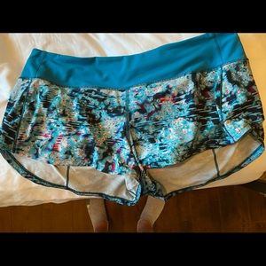 Lululemon Low-Rise Speed Short 2.5 Sz8
